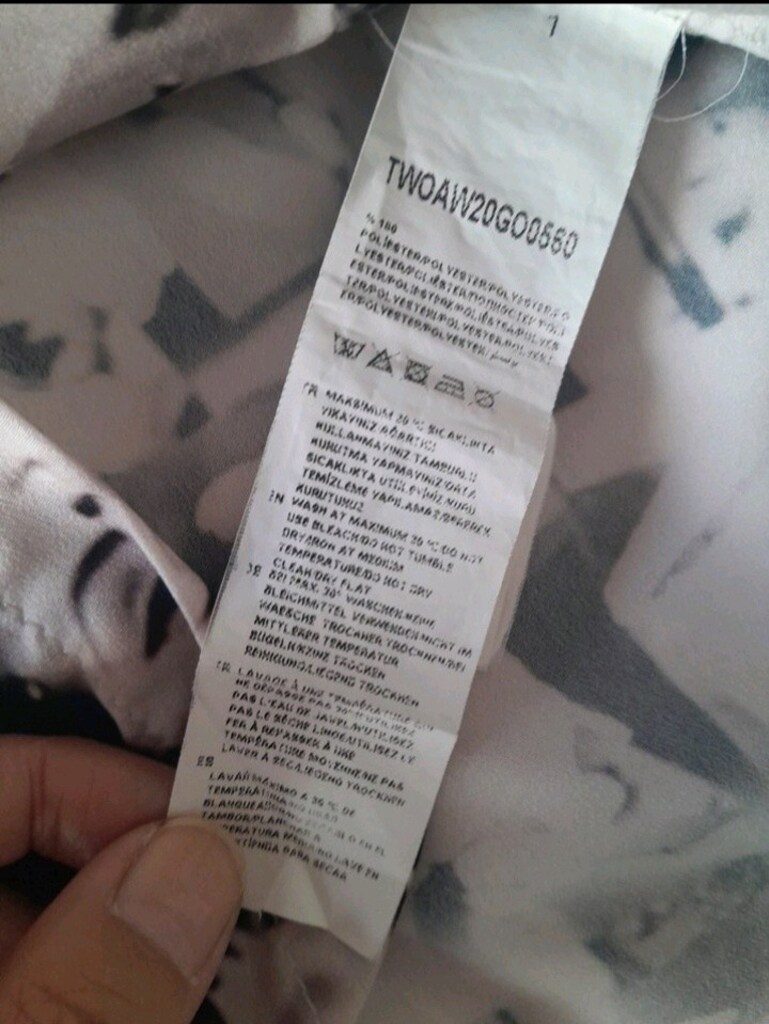TRENDYOL MARKA KADIN YUZLERI BASKILI GOMLEK - 8