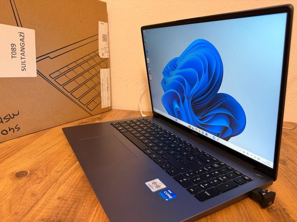 TERTEMİZ HUAWEİ MATEBOOK D16 MCLF-X - 13