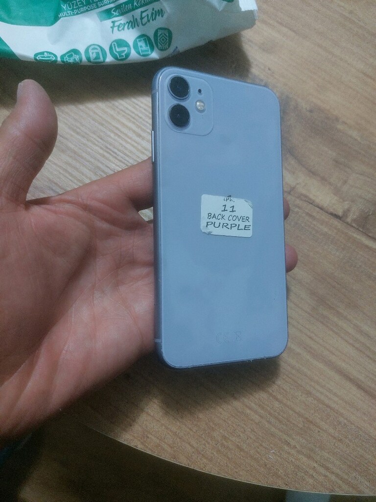 iphone 11 lila renk kutusu vardır.128 gb - 5