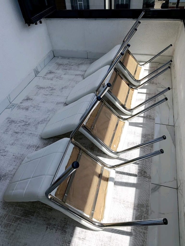 AÇILABİLİR YEMEK MASASI VE 4 SANDALYE - 6