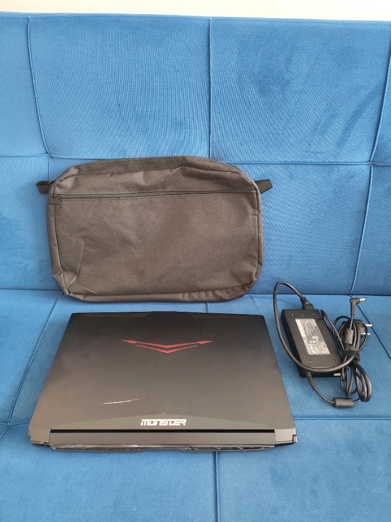 Monster Abra Oyun Çizim Laptop - İ7 İşlemci + 4 GB GTX 1050 - 5