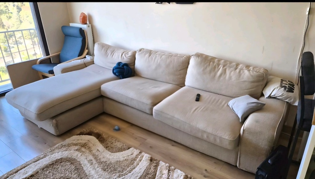 Ikea L koltuk geniş