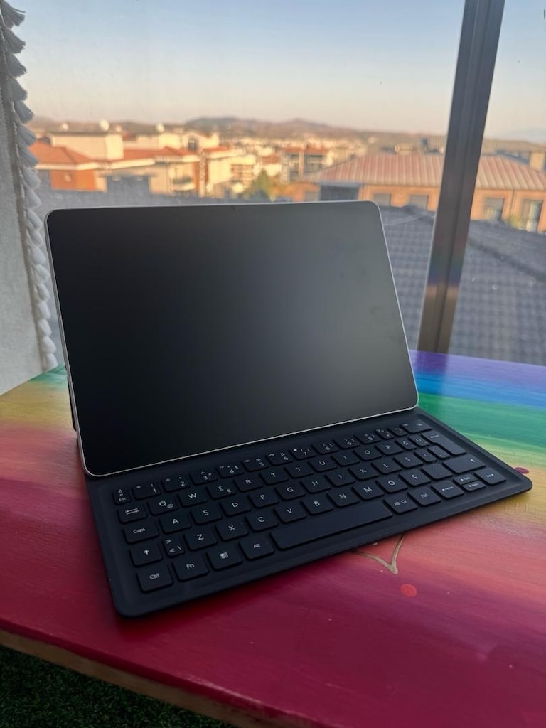 Huawei MatePad Air 12GB/256GB + Orijinal Klavye + M-Pencil + Şarj |