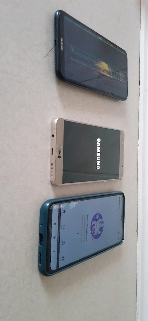 3 Adet telefon - 5