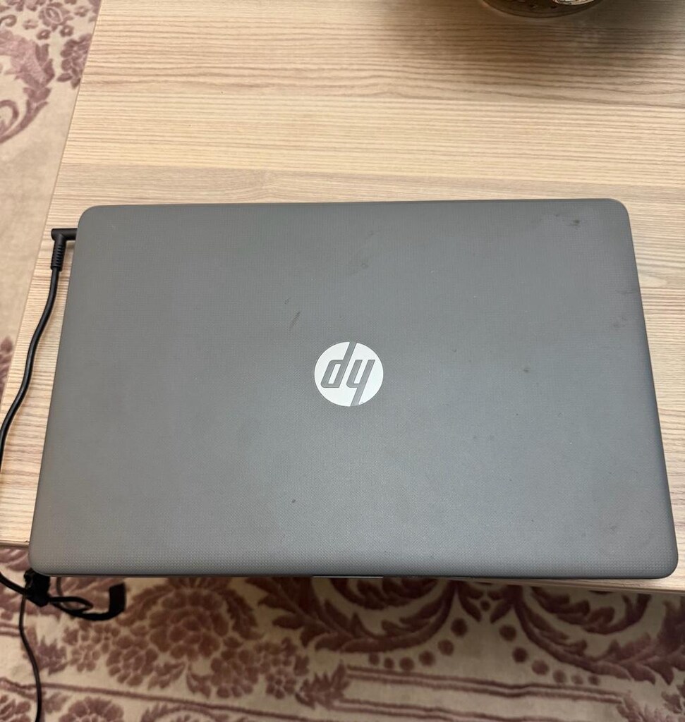 HP Dizüstü Laptop i3-6006 İşlemcili - 6