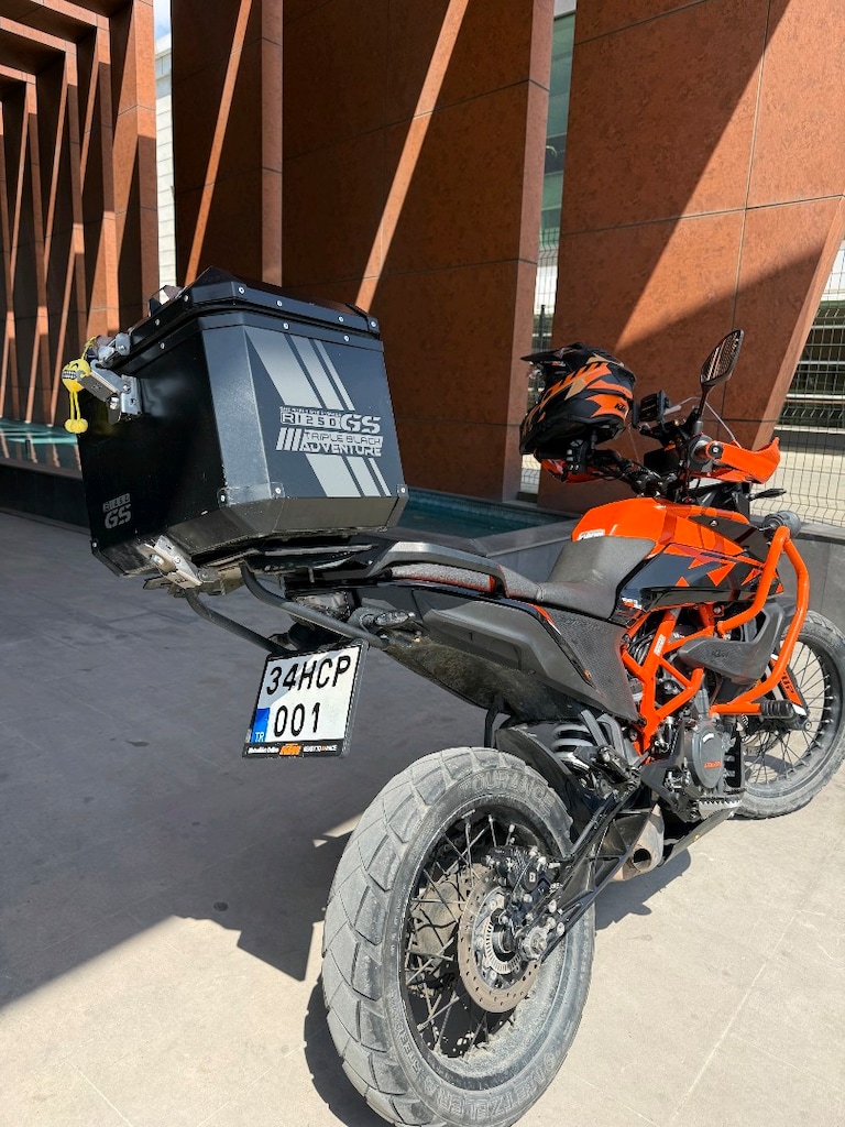 KTM EXLORER KASK L BEDEN 59 60 TEMİZ SIFIR AYARINDA +İNTERCOM KN - 2