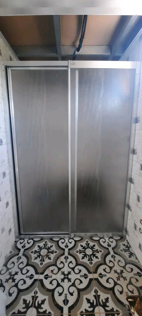 DUŞAKABİNDE FIRSAT - 6