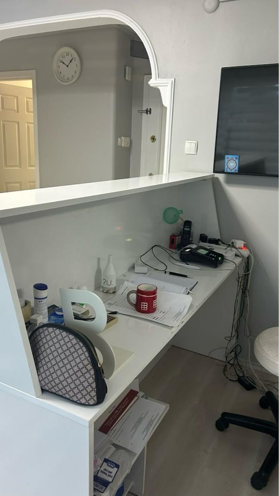 Beyaz İş Yeri Banko - 3