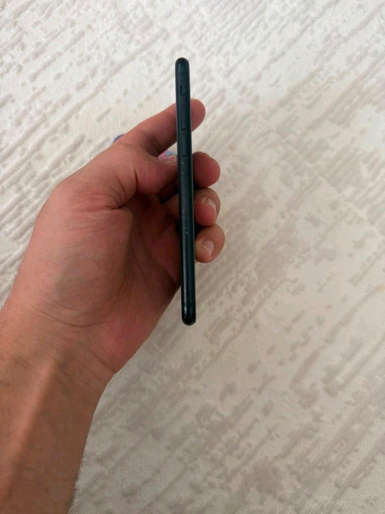 iPhone SE 2020 - 3