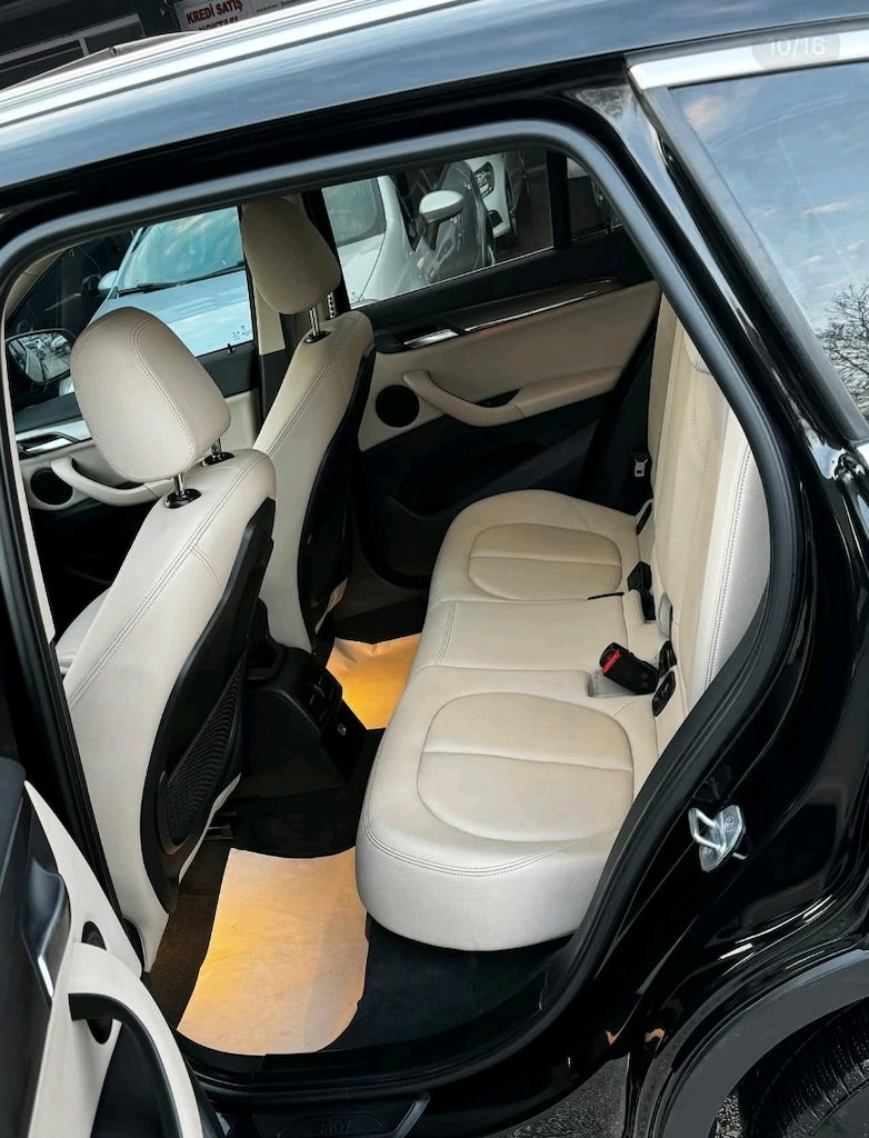 BMWX1 - 7