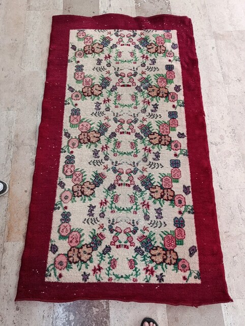 Antika Isparta halısı