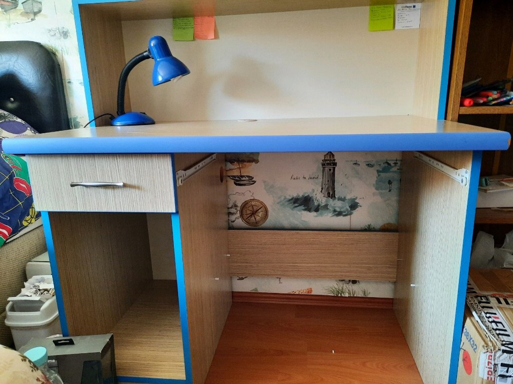Ahşap mavi çizgili çalışma masası - 3