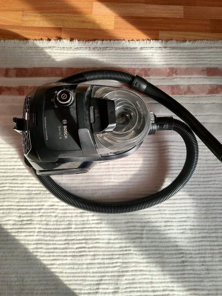 BOSCH Serie 4 Toz torbasız Süpürge Siyah - 12