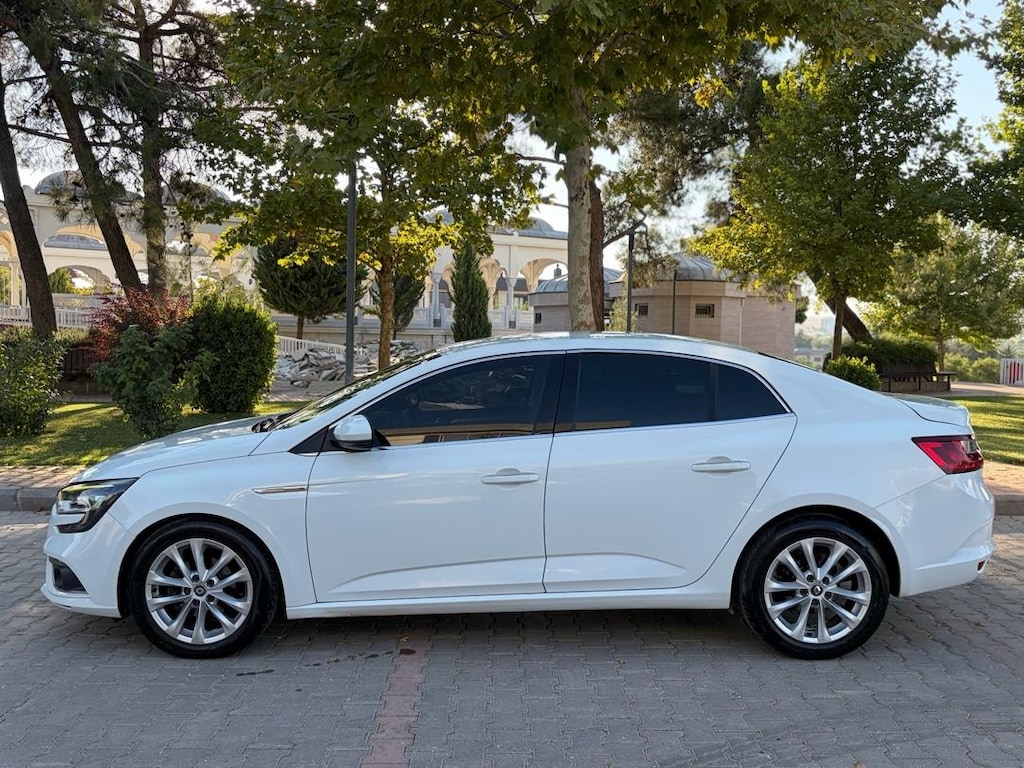SAHİBİNDEN 2017 MEGANE 1.5 dCi ICON+HAYALET+K.AYNA+MASAJLI KOLTUK - 2