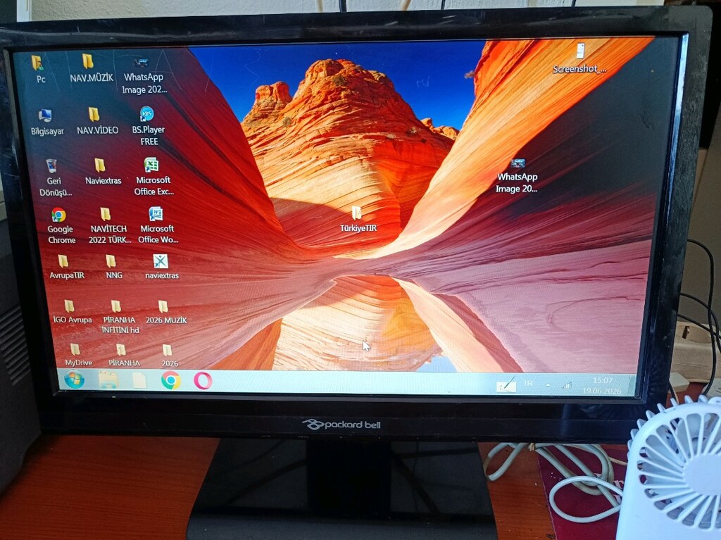 Monitör LCD 19" VGA güç kablosuyla - 9