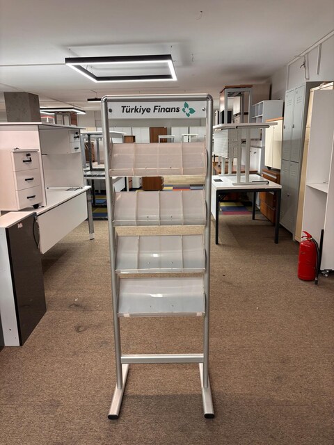 KLAS OFİS ÜSKÜDAR METAL AYAKLI PLEKSİ BROŞÜR STANDI