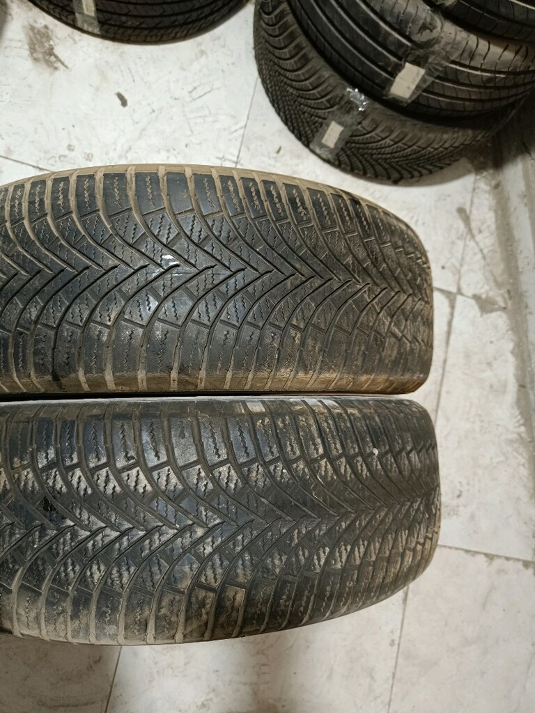 215/60/17 - 2