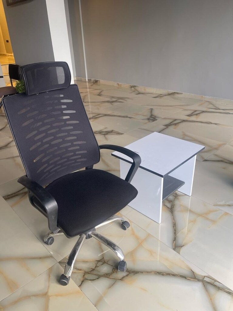 satılık ofis koltuğu ve orta sehpa - 2