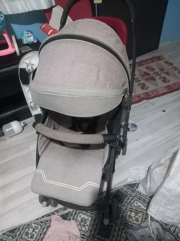 bebek arabasi tektusla acilip kapaniyor yurutec hem zip zip oluyor - 2