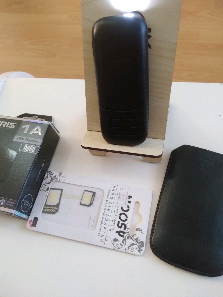 Samsung asker ve yaşlı telefonu fm ve radyolu..ışıklı ..1205 Samsung - 5
