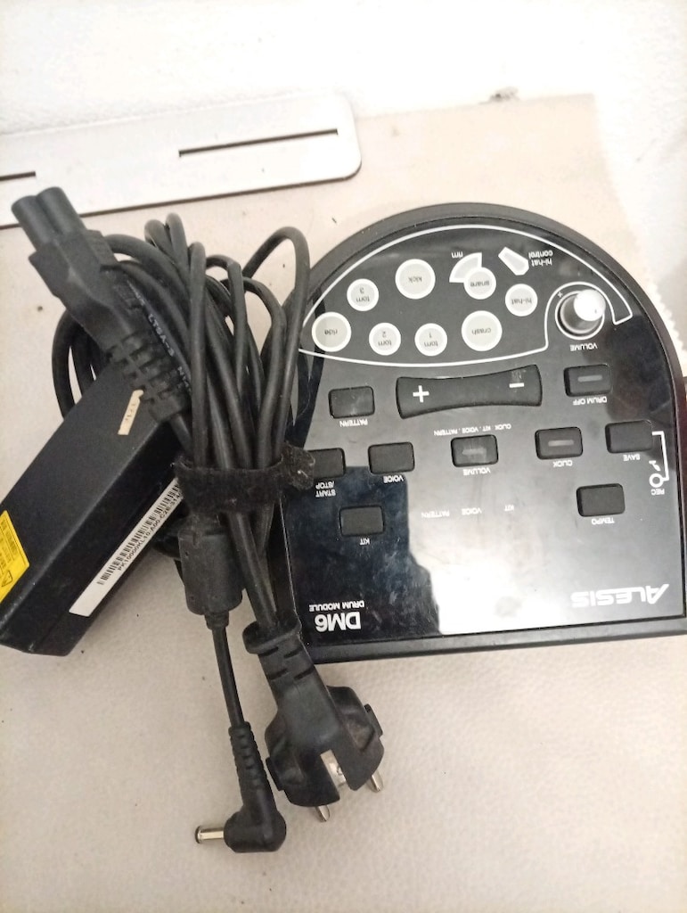 Alesis DM6 Elektronik Davul Modülü + Kablo ve Adaptör Seti