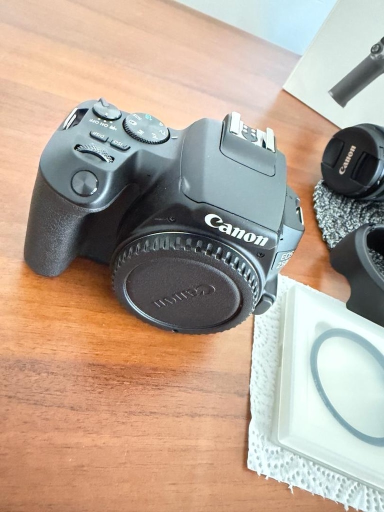 Canon EOS250D + DJİ RS3 Mini - 7