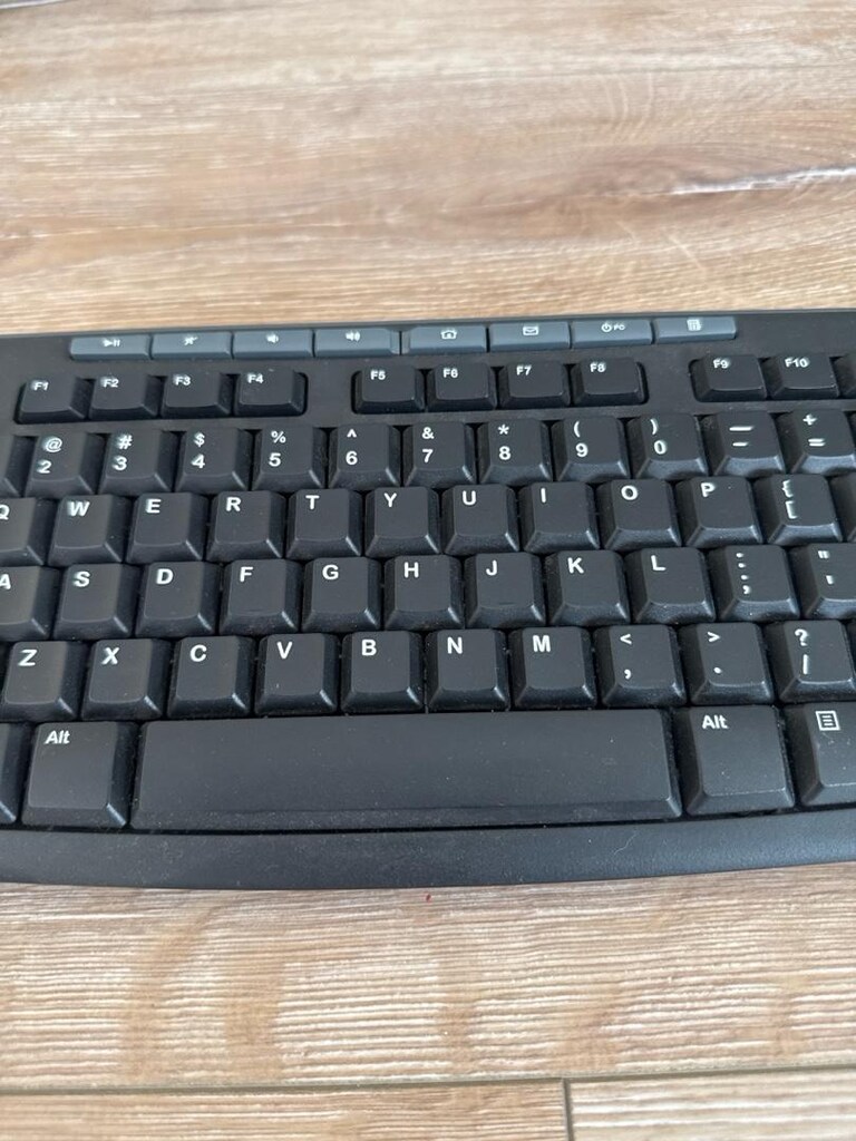 Logitech K270 Tam Boyutlu Kablosuz Klavye + Mouse Seti - 2