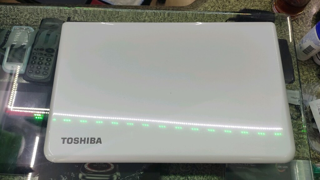 Toshiba leptap win10 6 gb rem amd işlemci 15.6 - 5