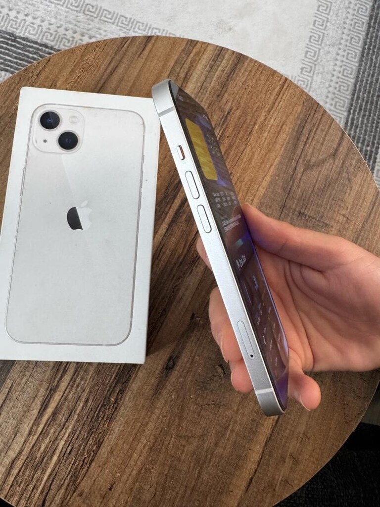 iPhone 13 - 4