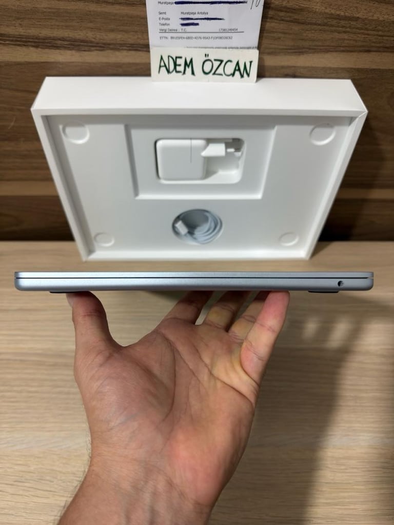 MacBook Air / M5 / 13 inç / 16 GB Ram / 512 GB Ssd - 6