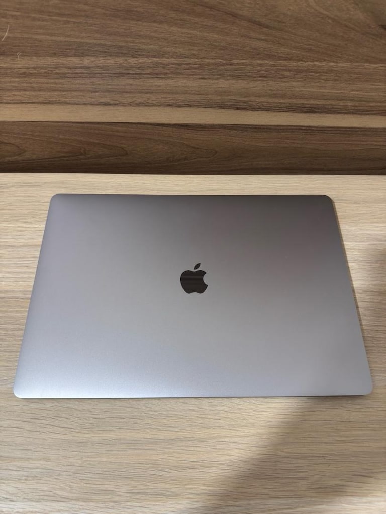 MacBook Pro / i7 / 16 inç / 16 GB Ram / 512 GB Ssd - 10
