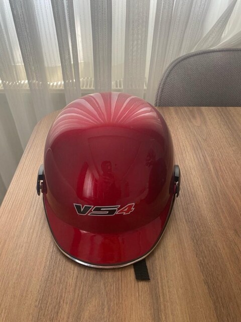 Kırmızı ve siyah Kask Satılık!!!!