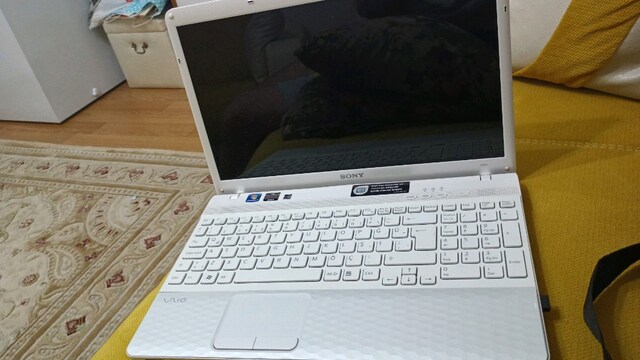 TAKASLİ SONY WAİO LAPTOP