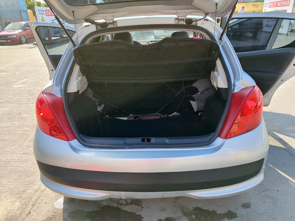 Peugeot 207 - 10
