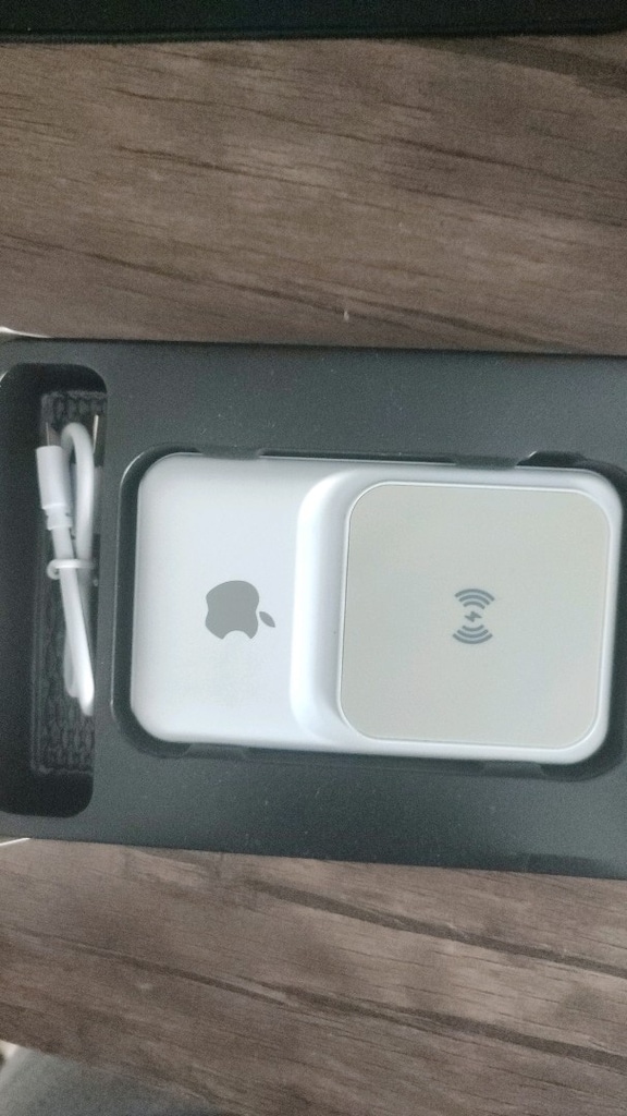 Apple Powerbank - 3