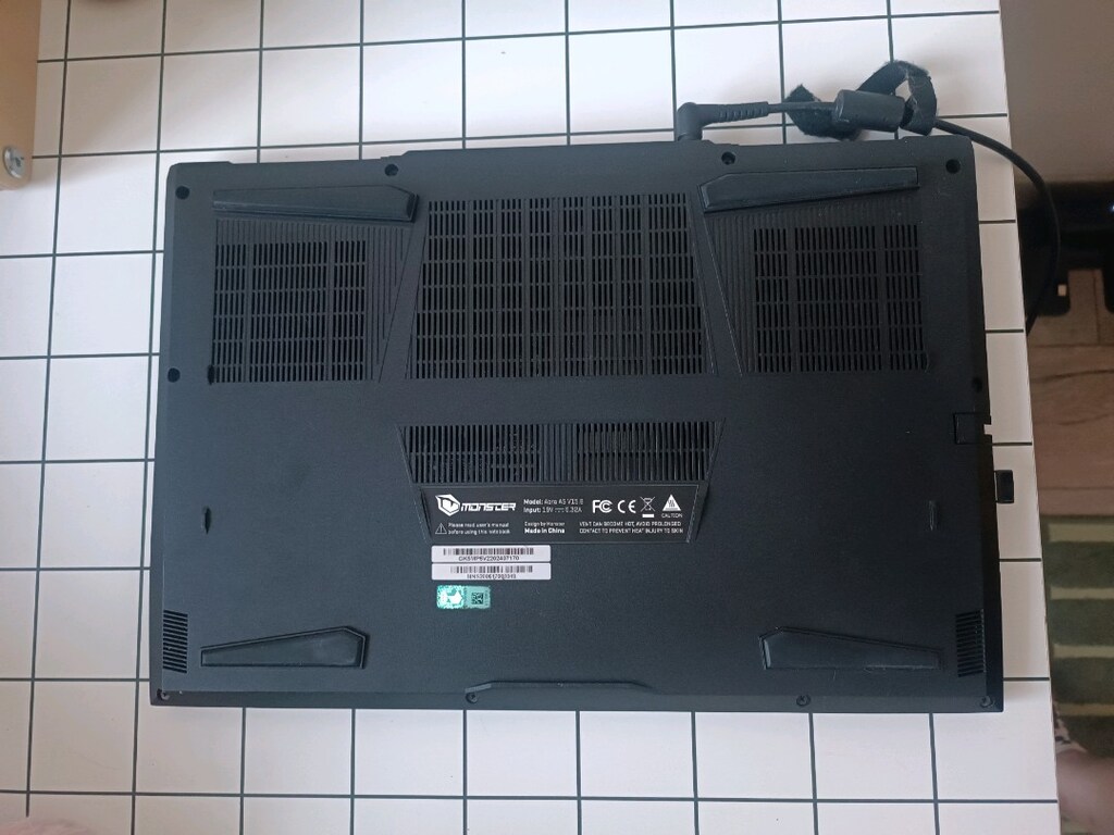 MONSTER ABRA A5 V14.6 15,6" - 5