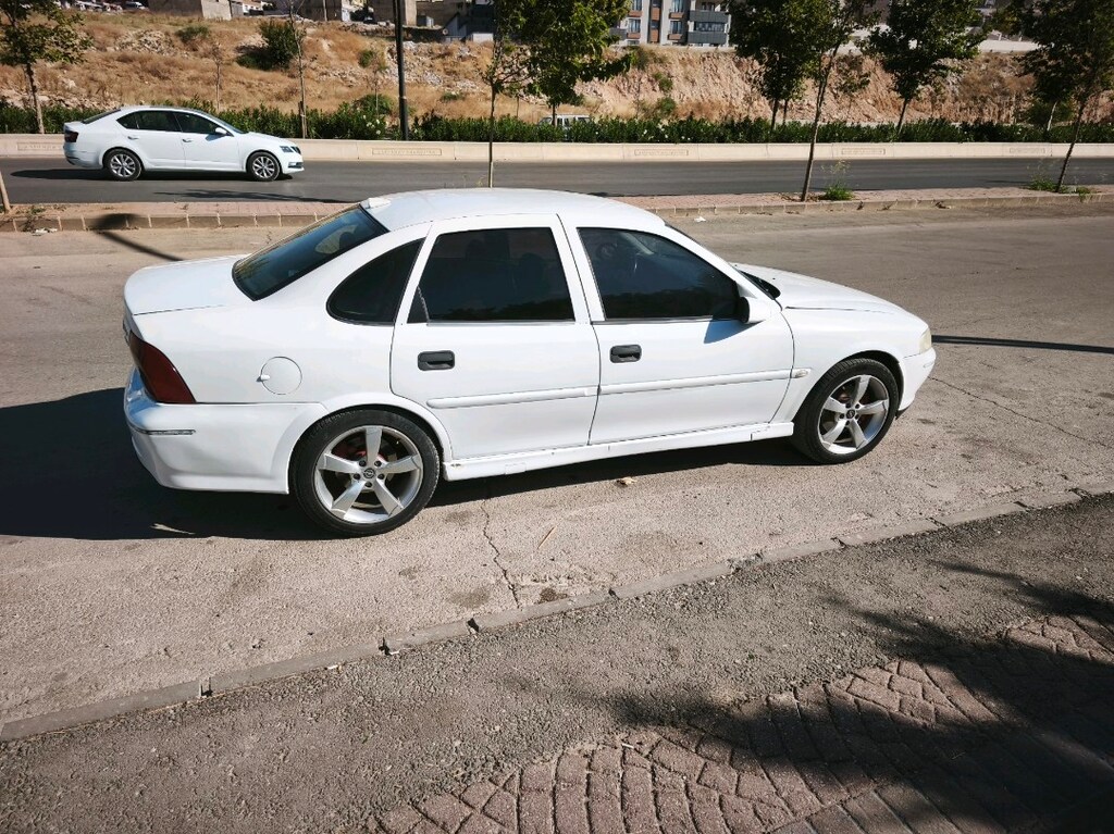 Opel Vectra b2 1.6 motor - 6