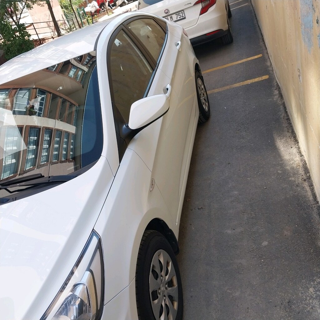 Hyundai Accent Blue 1.6 CRDI - 15