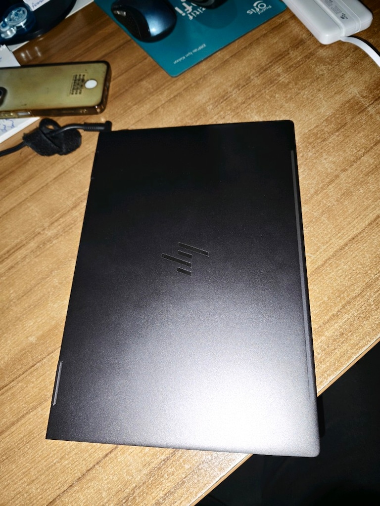 HP Envy x360 Convertible Ryzen 5 3500U / 8 GB RAM / Vega 8 - 2