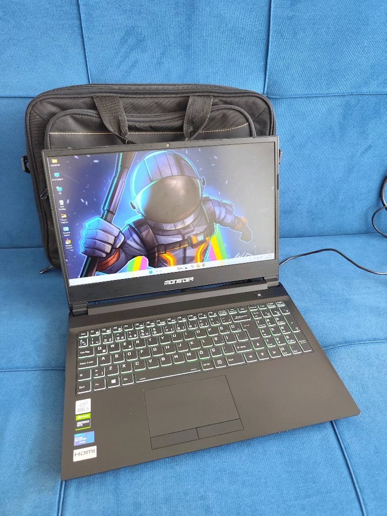 Monster Abra + İ5 10.Nesil + 4 GB GTX 1650 Ti + 8 GB Ram + 512 SSD - 3