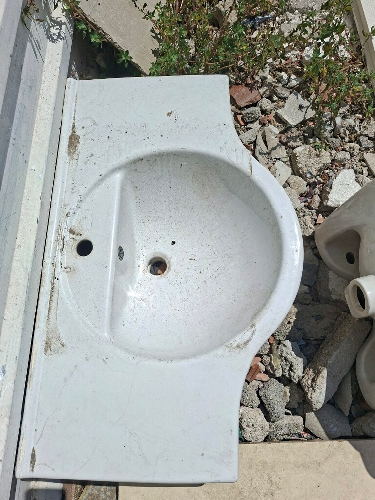 Temiz geniş lavabo - 2