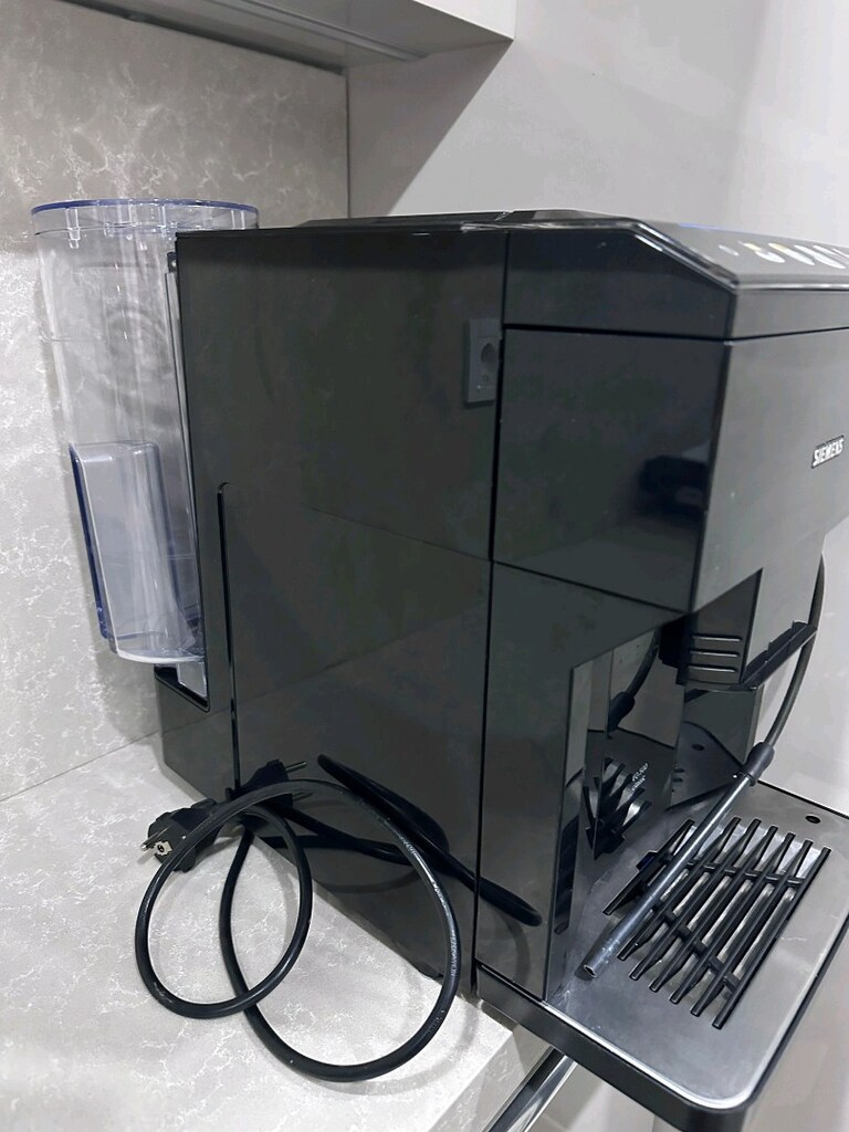 Sıfır ayarında Siemens EQ500 classic kahve makinesİ 5 DEFA KULLANILDI - 3