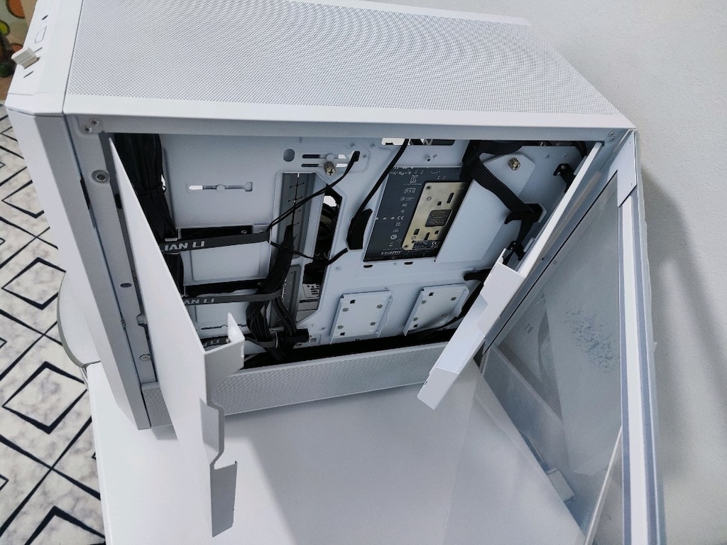 Full Set Gaming/Render PC - RTX 5070 & Ryzen 9 9950X, 32GB, 1TB SSD - 6