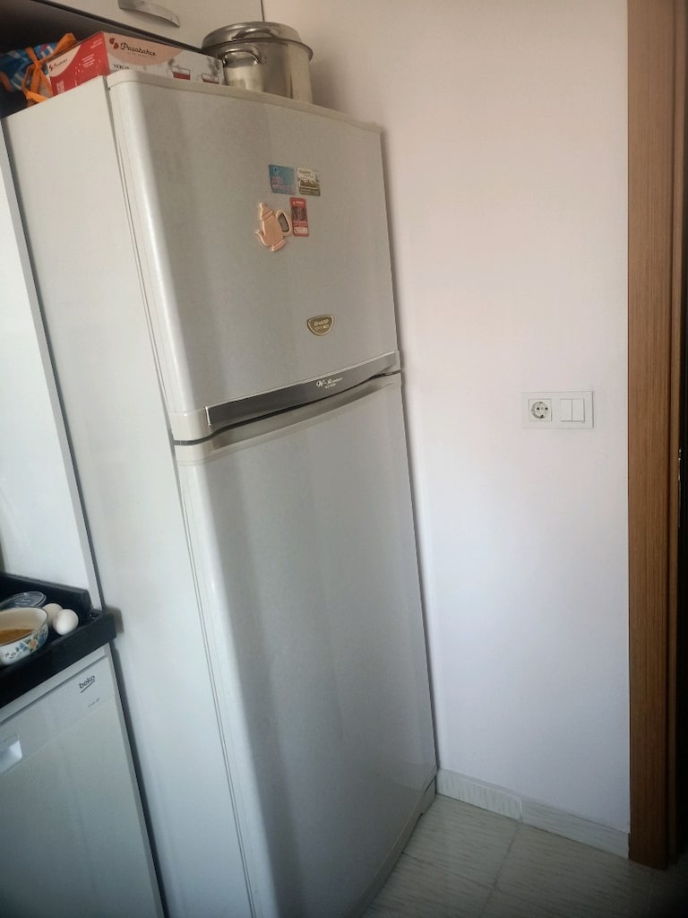 temiz çalışır durumda Sharp marka buzdolabı - 8