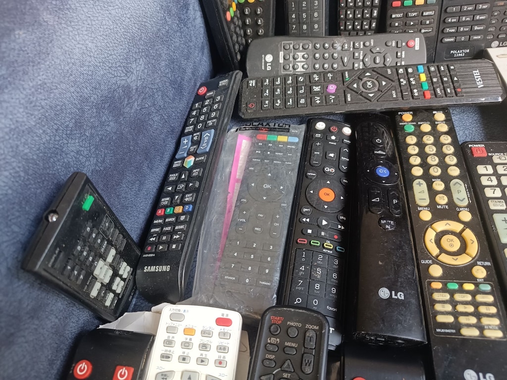 Toplu TV Kumandası - 6