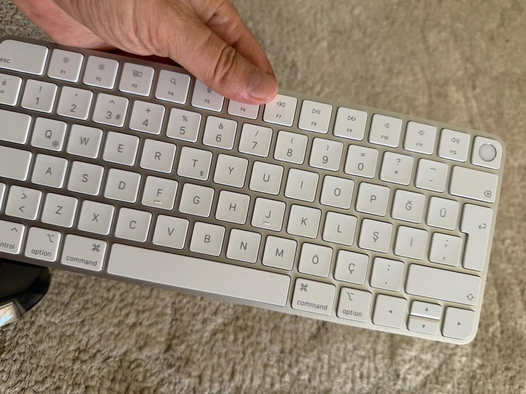 Apple Touch ID klavye ve siyah mouse - 5