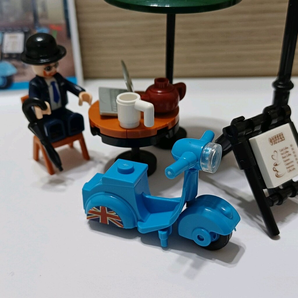 Eksiksiz & Yanında Motorlu Cafe / Sokak Seti - Lego Uyumlu Minifigür - 4