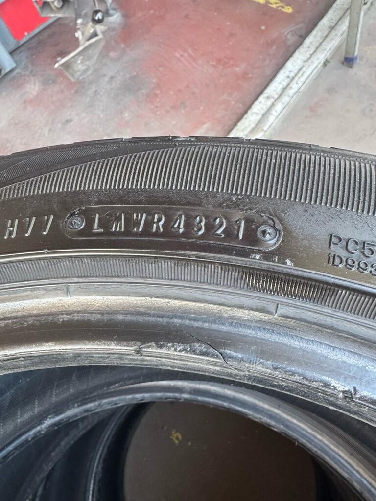 235/45 R 18 DUNLOP - 3