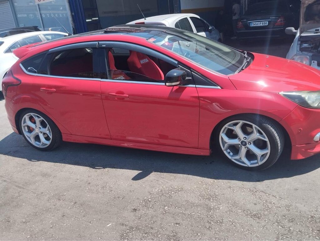 Ford focus 1.6 - 4
