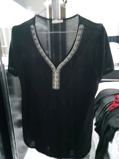 v yaka t-shirt
